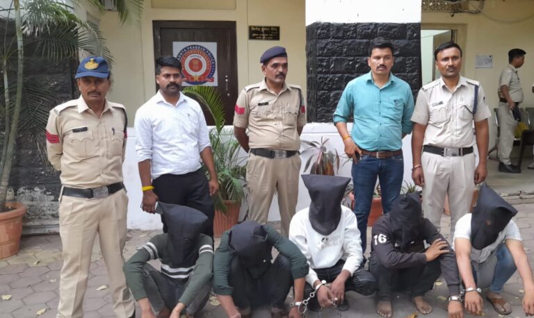 सुनसान इलाकों में चाकू अडाकर लोगों के साथ लूटपाट करने वाली शातिर अपराधियों की गैंग, पुलिस थाना राऊ इंदौर की कार्यवाही में गिरफ्त में आई ।