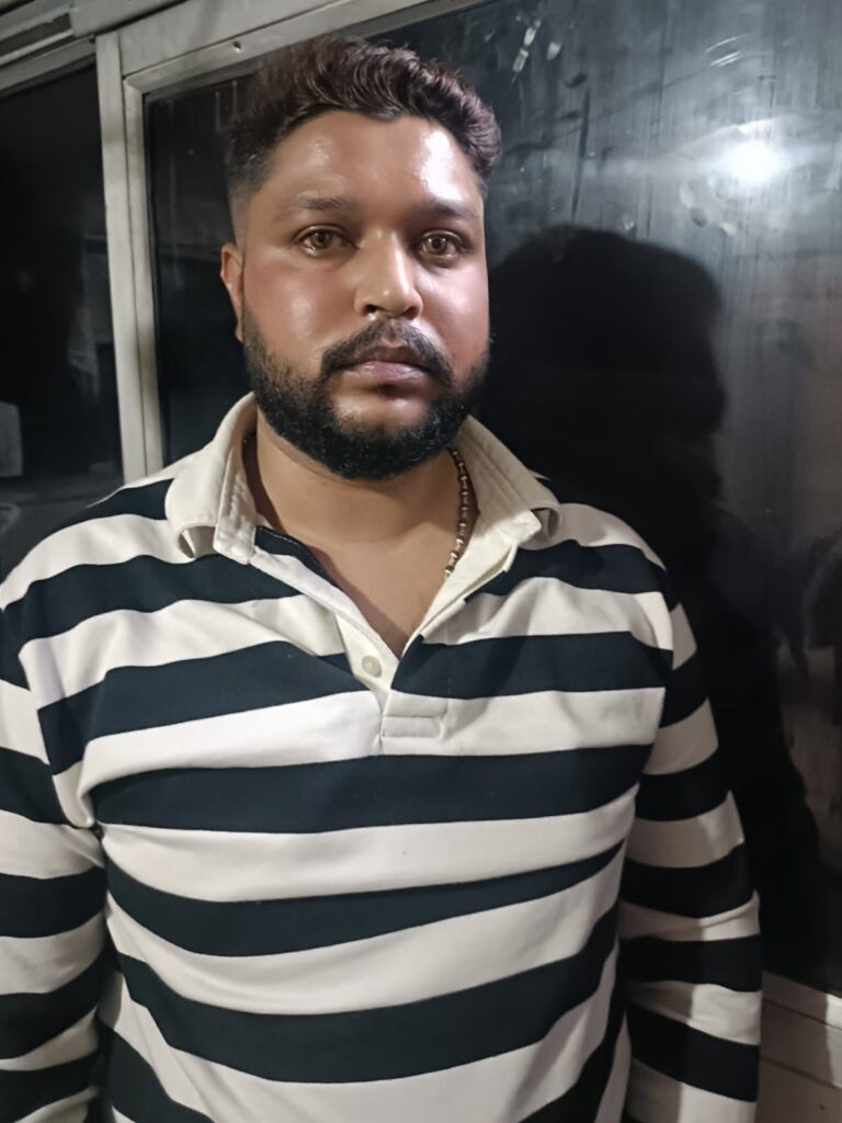 शेयर मार्केट, गोल्ड मार्केट एवं डायमंड मार्केट में इन्वेस्टमेंट के नाम से ठगी करने शातिर आरोपी, क्राइम ब्रांच इंदौर की कार्यवाही में गिरफ्तार।