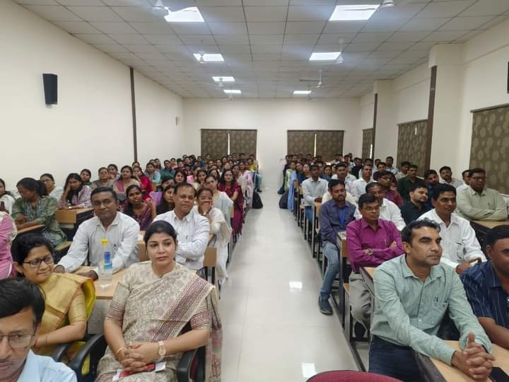 आयुर्वेद चिकित्सा अधिकारियों का प्रशिक्षण कार्यक्रम प्रारंभ।