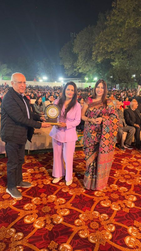 देश की प्रसिद्ध व प्रतिष्टित उद्यमी ऋतु केडिया के मुख्य आतिथ्य में सन्मति हाई स्कूल का वार्षिक संगीत कार्यक्रम सम्पन्न हुआ।