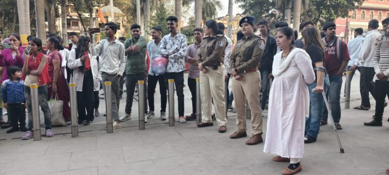 जिंदगी ना मिलेगी दोबारा” नुक्कड़ नाटक के जरिये दी, यातायात नियमो को पालन करने की सीख।*