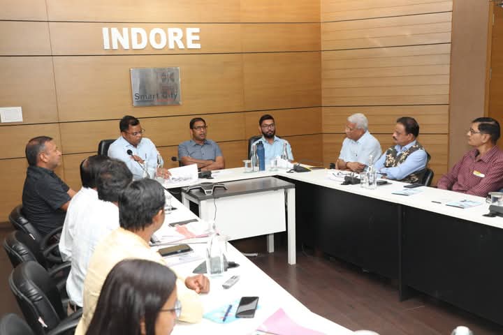 इंदौर में स्ट्रीट डॉग की संख्या को नियंत्रित करने के लिये 6 माह का चलेगा विशेष अभियान।