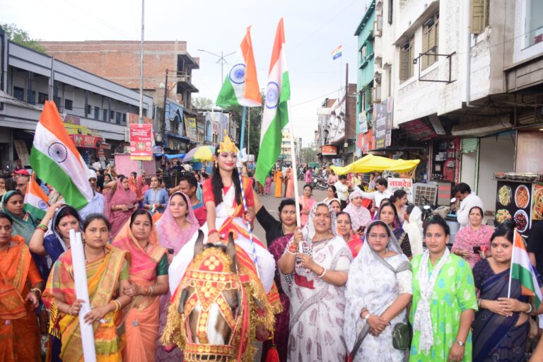 भारतीय सेना के सम्मान में एवं ऑपरेशन सिंदूर की सफलता के सम्मान में विशाल भारत भक्ति तिरंगा यात्रा निकाली गई