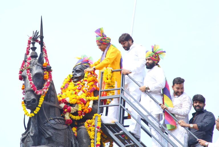 महापौर द्वारा महाराणा प्रताप जयंती पर माल्यार्पण