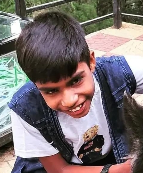 नर्मदा में डूबने से मल्होत्रा परिवार के इकलौते बेटे की हुई दुःखद मौत