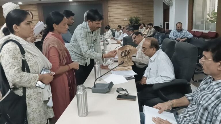 दिव्यांग व्यक्ति को मिलेगा प्रधानमंत्री आवास योजना का लाभ।